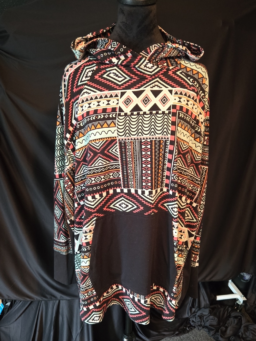LuLaRoe Black, Coral & Mint Aztec Hooded Top Like New 3xl